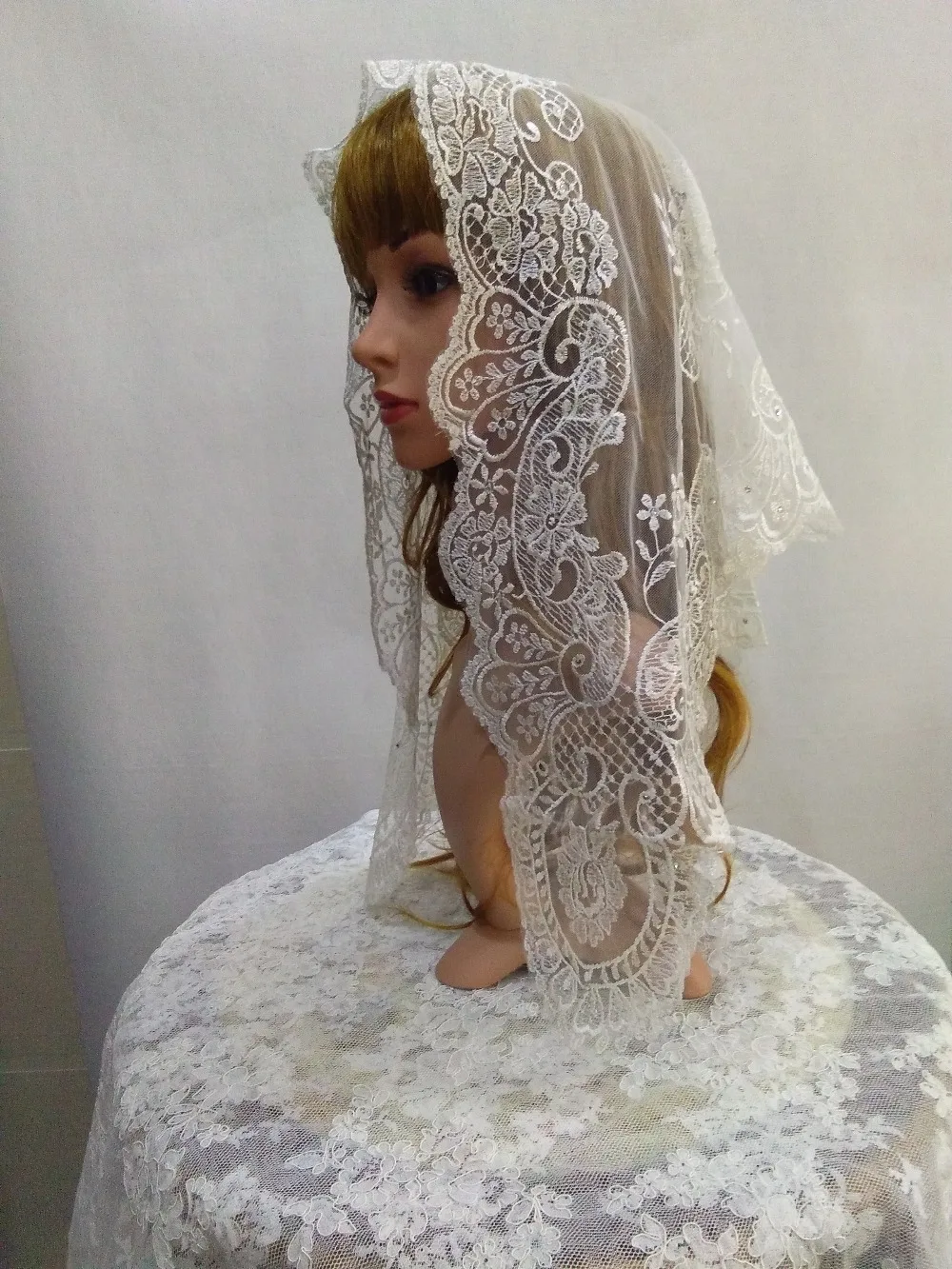 White Spanish Lace Mantilla Chapel Lace Veil retail