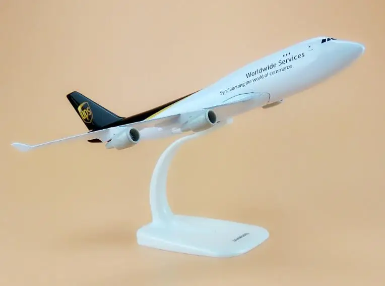 16cm plane model Boeing 747  Cargo plane UPS Metal simulation airplane model for kid toys Christmas gift