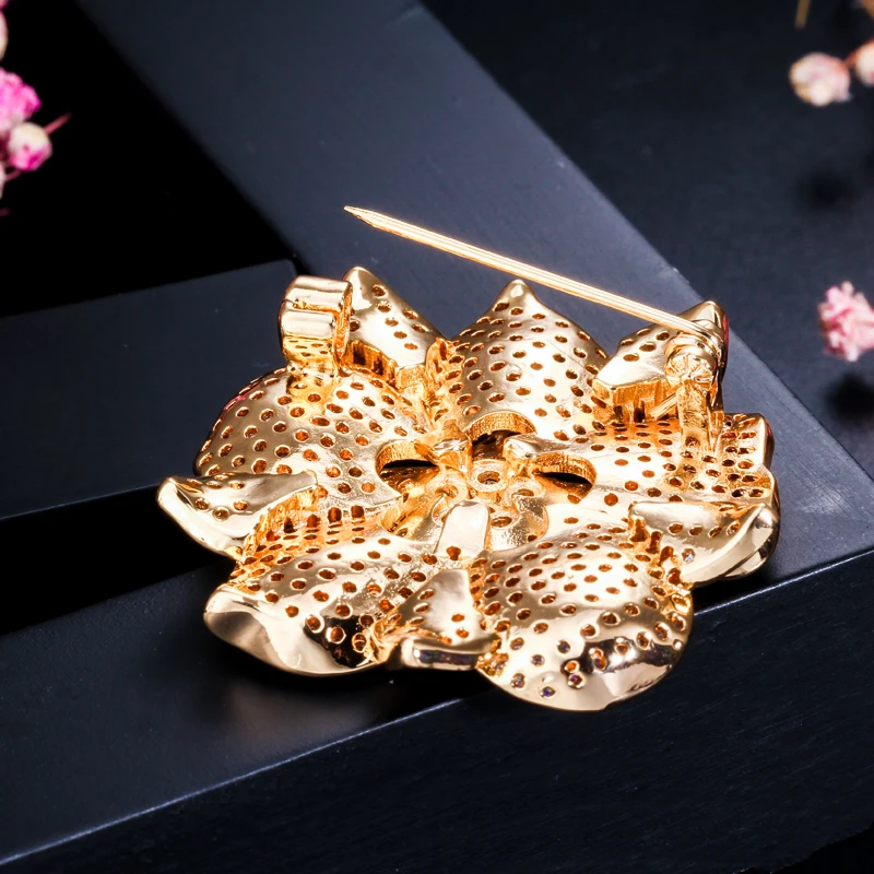 CWWZircons Yellow Gold Color Luxury Women Large Brooch Flower Shape Wedding Party Bridal Costume Jewelry Accessories BH012