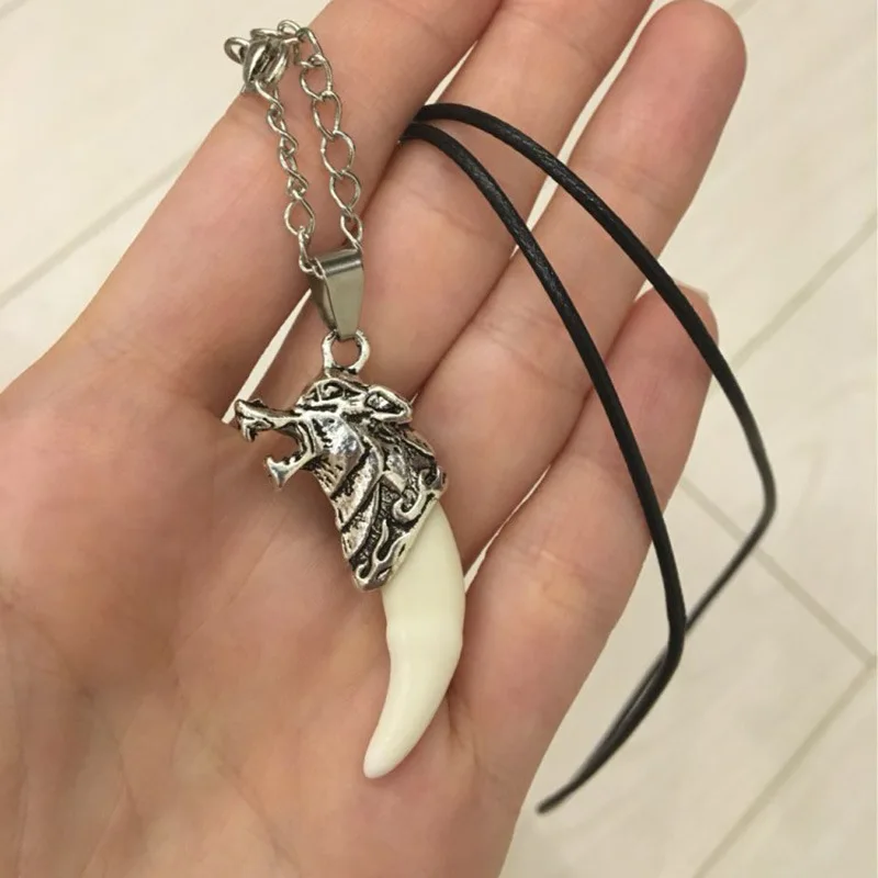Punk Fashion Brave Men Wolf Tooth Spike Pendant Necklace Women Men Jewelry Fang Tooth Amulet Pendant Necklace