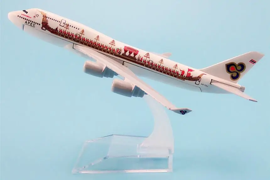 

Size 1:400 plane model B747 Thailand Dragon Boat aircraft B747 Metal simulation airplane model for kid toys Christmas gift