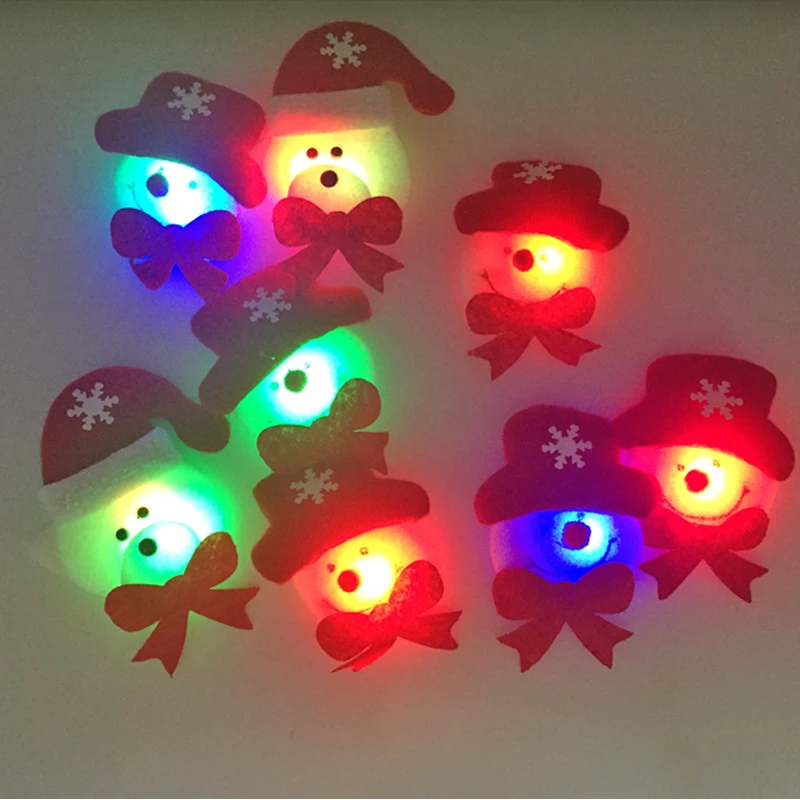 2018 New Real 100pcs Christmas Gift Led Glowing Santa Snowman Glow Flashing Cartoon Brooch Badge Toy Luminous Decoration Decor