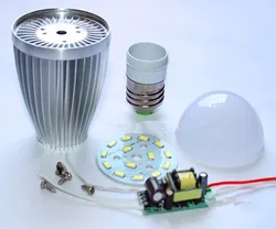 Bombillas de aluminio E27 E14 3w 5w 7w 9w 12w kit de carcasa de bombilla led + controlador + 5730SMD PCB disipador térmico piezas LED para lámparas de bombilla mejoradas