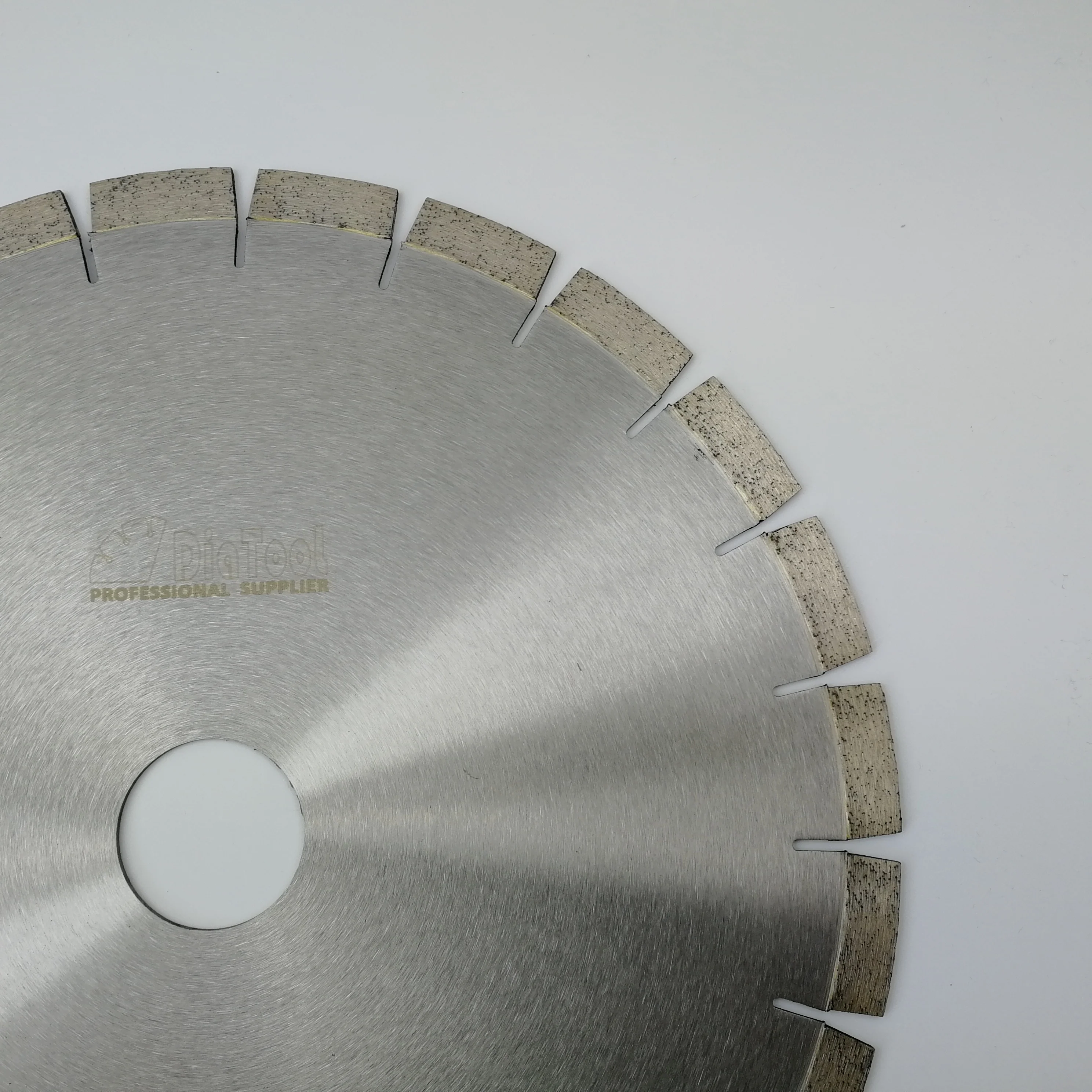 DIATOOL Dia14Inch 370 مللي متر المهنية جودة الماس الصامتة شفرة المنشار شطيرة الصلب الأساسية الجرانيت قطع عجلة قرص 15x50MM