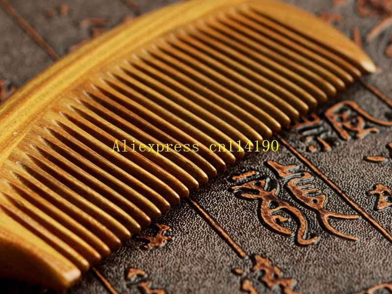 1pcs Free Shipping Hight quality Pure handmade Wedding Gift Green Sandalwood Wooden Betangling Hair Combs Brush Hairbrush Craft