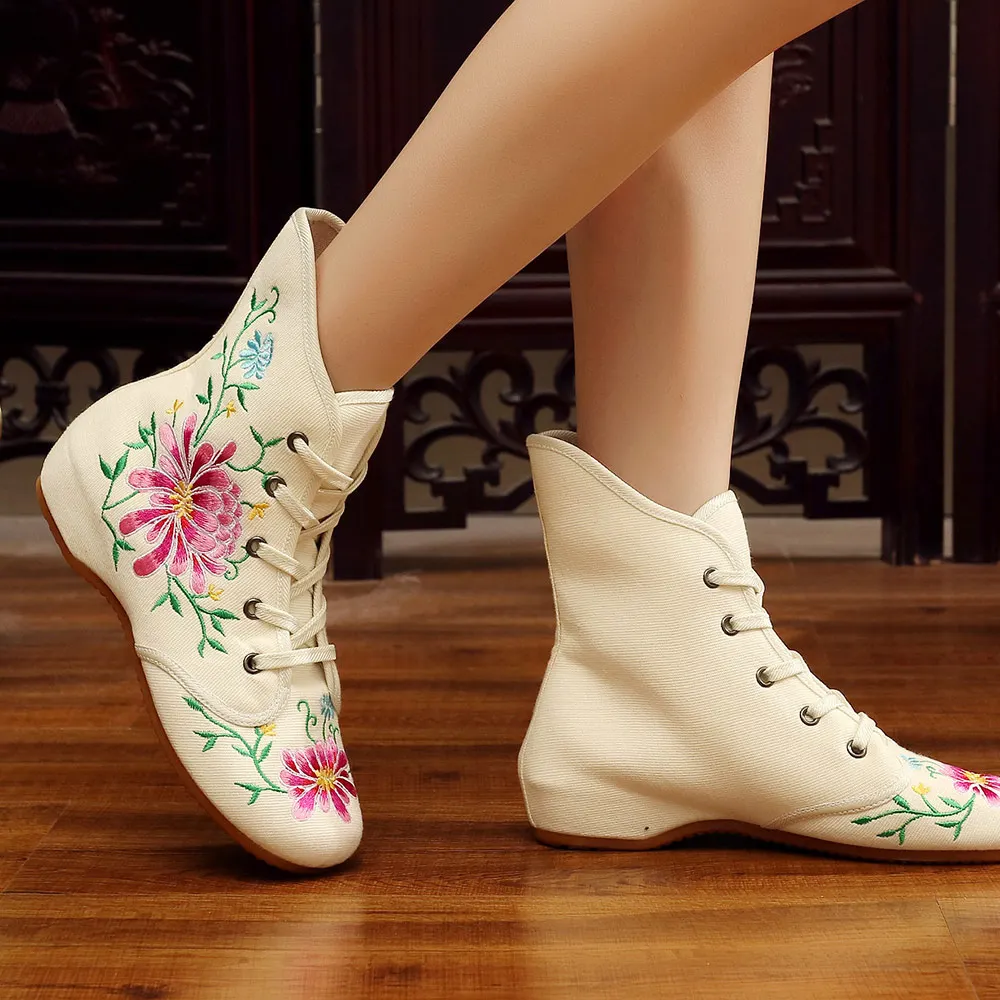 Veowalk Flower Embroidered Women Cotton Short Ankle Boots Ladies Comfortable Lace Up Canvas Booties Chinese Embroidery Shoes