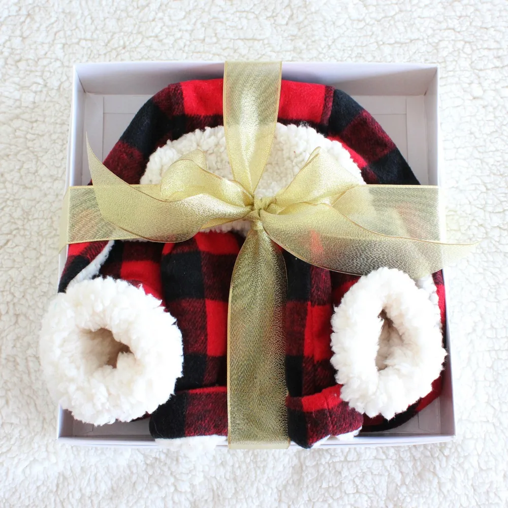 Gift Set 3 pcs 0-6 Months Red with Black Buffalo Check Baby Hat, Baby Mitts. Baby Shoes for Gift WZ-76