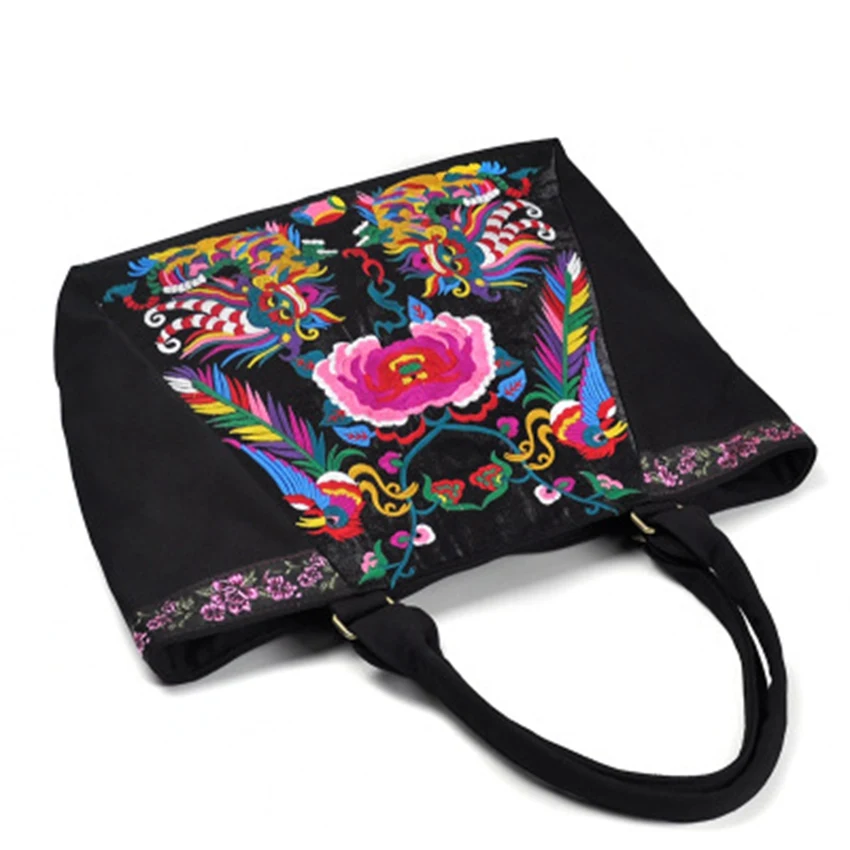 Chinese style national package 2019 new Yunnan embroidery bag women's casual handbag shoulder canvas bag