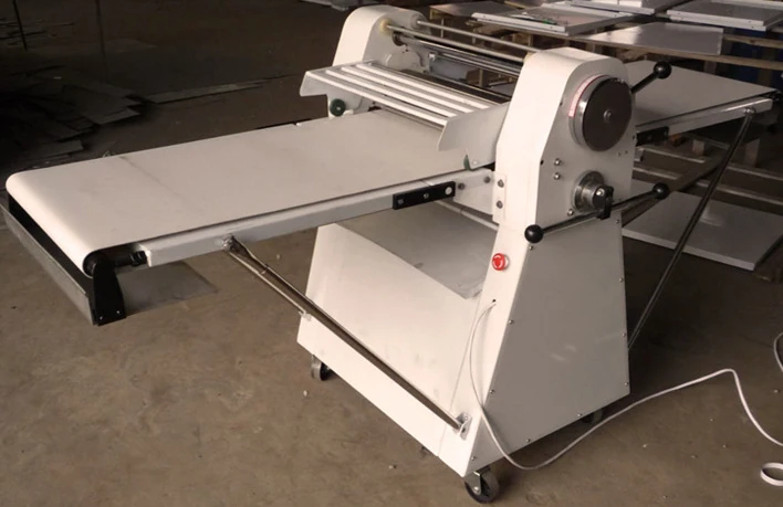 UDQS-550 التجاري الخبز المعجنات آلة/العجين المغطي بملاءة/الخبز صنع آلة