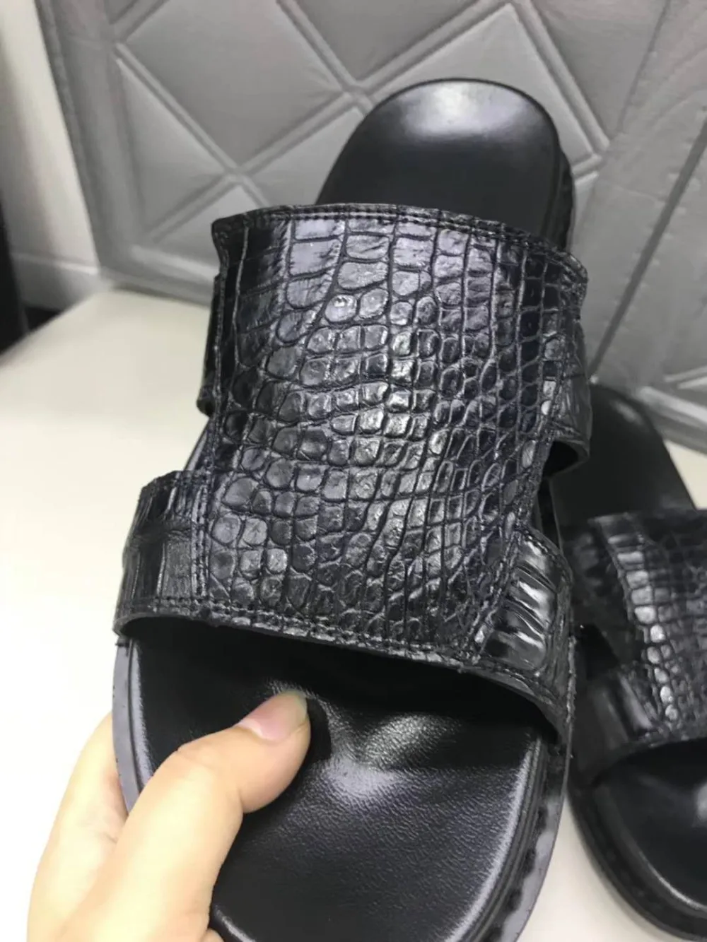 100% Genuine real crocodile skin leather men summer shoe 2019 new design summer men shoe black color cow skin inside cow lining