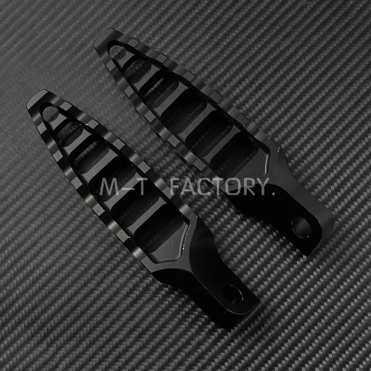 2PCS Motorcycle CNC 45 Degree Male-Mount Footrest Footpegs Foot Pegs For Harley Sportster 883 1200 Touring 93-2023 Dyna Softail