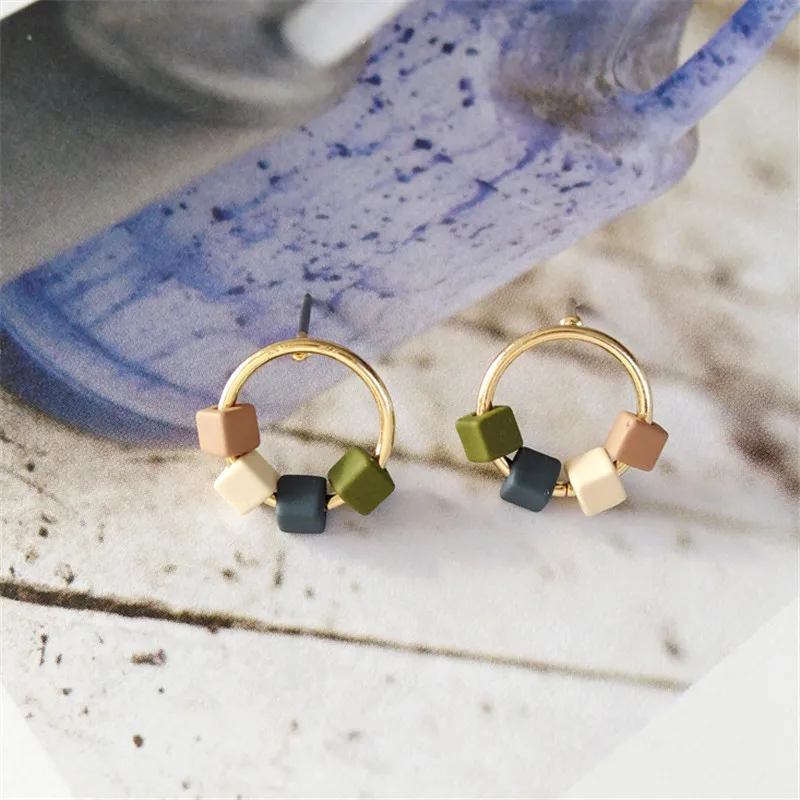 2021Color Earrings Creative Geometric Circular Earrings Ms Exquisite Fashion Earrings New Earrings a Birthday Present Girl Women