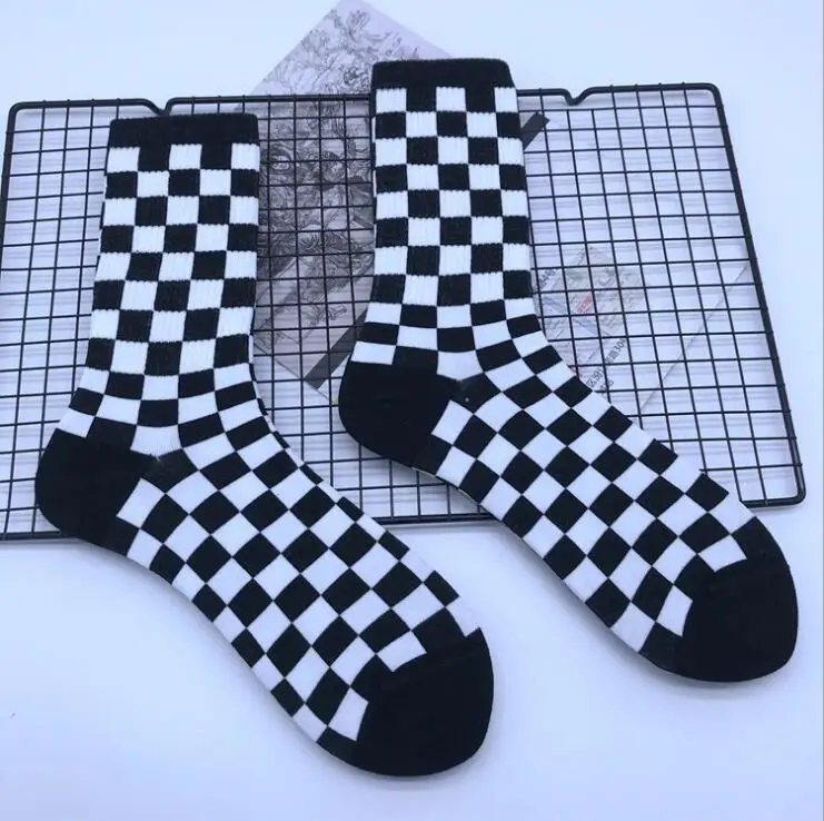 Autumn Winter Women\'s Black White Checkerboard Socks Men Hip Hop Cotton Unisex Sock