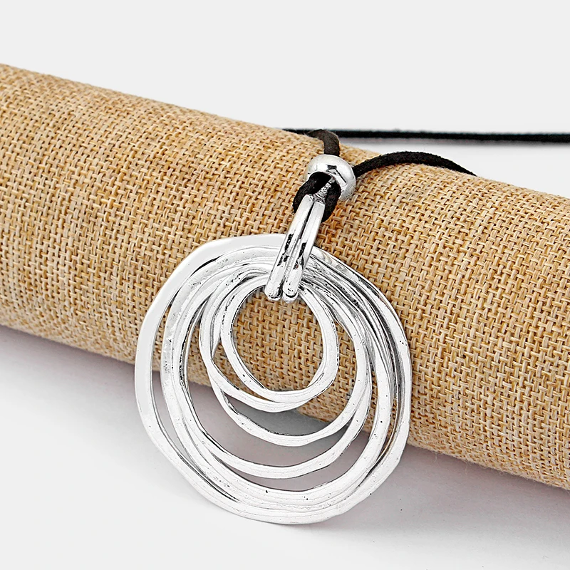 1 Stück große Largenlook Multi-Circle bewegliche Charms Anhänger lange Kunstleder Leder Seil Kette Halskette Schmuck