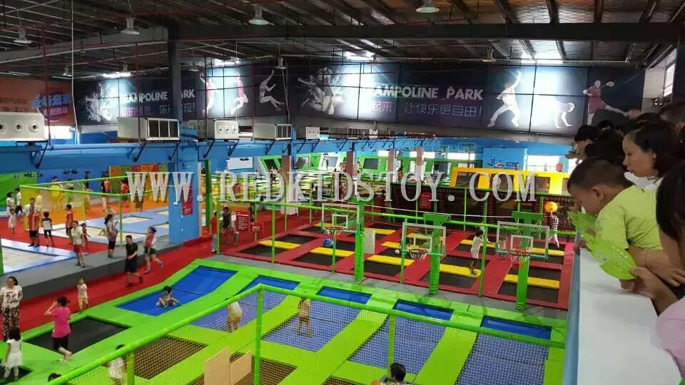 Eksportowane do parku trampoliny Togo z pianką i miejscem do koszykówki HZ-LG080