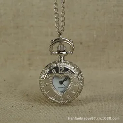 Montre de Poche à Quartz en Forme de Cœur Argenté pour Femme, Design Arabe Gravé, Cadeau Exquis pour Dame