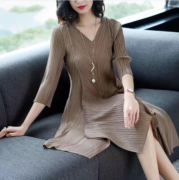 HOT SELLING Miyake High-end fashion drape atmosphere pure color V-NECK dress asymmetrical sleeves IN STOCK