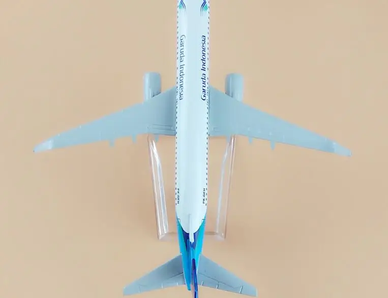 16cm Alloy Metal Air Garuda Indonesia Airlines Plane Model Boeing 737 B737 PK-GEH Airways Airplane Model Aircraft Mode