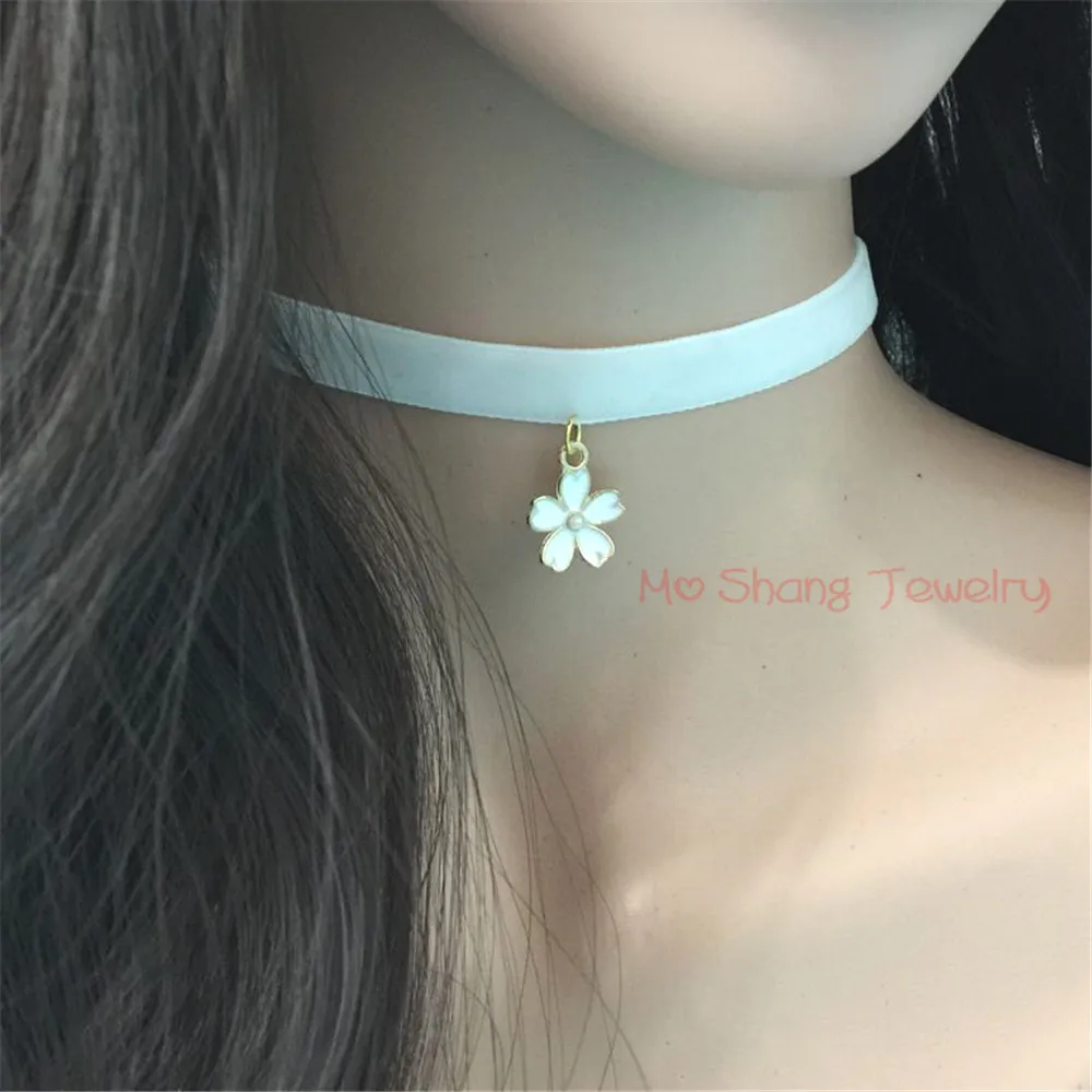 New Black Velvet Choker Necklace 90\'s Women Plain Ribbon With Cherry Blossoms Gothic Handmade Retro Jewelry