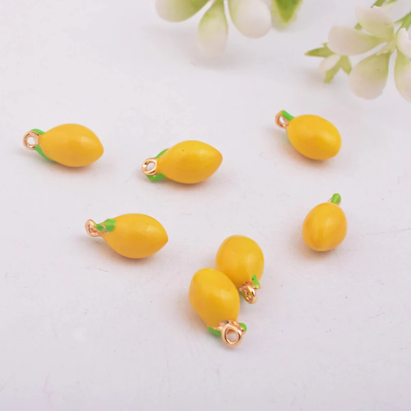 10 Stück Hochwertige Emaillierte Zitronen-Anhänger in Goldfarbe, 3D Handgefertigte Frucht-Charms für Schmuckherstellung und Dekoration – Detail 3