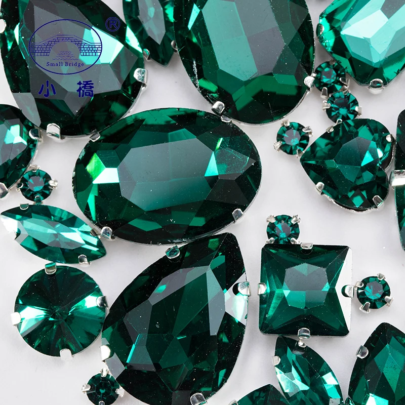 Diamantes de imitación de vidrio verde esmeralda para ropa, piedras de vestido planas sueltas, cristal decorativo para coser, 50 unids/lote por