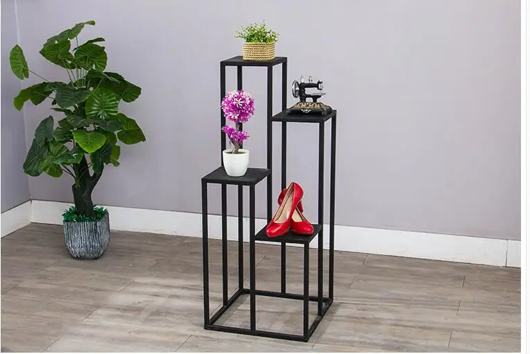 Clothing store design level display retro display stand bag rack display stand window display cabinets.070