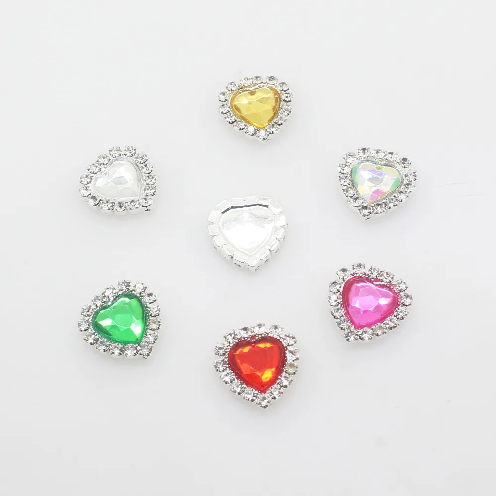 Mini 16mm(4/10 cal) 10 sztuk serca akrylowe guziki z kryształu górskiego DIY do włosów akcesoria ślubne zawiadomieniu o wszczęciu dekoracja ze wstążki