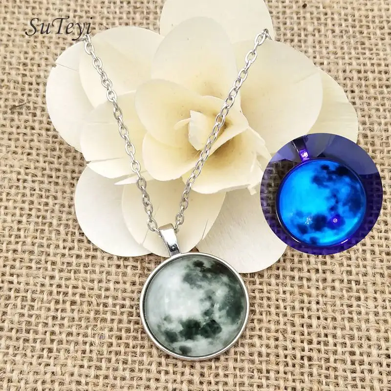 SUTEYI Fashion Luminous Star Series Planet Necklace Glass Cabochon Pendant Glow in the Darkness Necklaces Christmas Jewelry