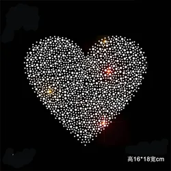 2 pz/lotto di Cuore patch hot fix trasferimento del rhinestone motivi di cristallo di ferro sul design trasferimenti di patch di fissaggio strass