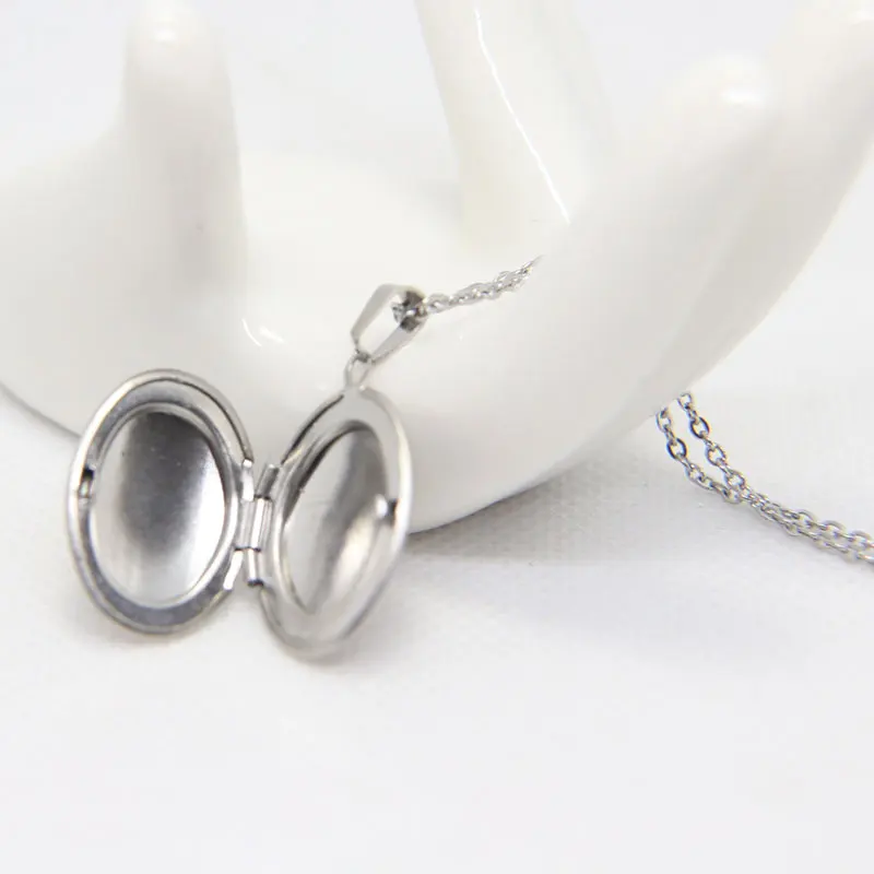 1pc Cute Tiny Plain Oval Shell Photo Frame Pendant Stainless Steel Charms Locket Necklaces Women Men Fashion Memorial Jewelry