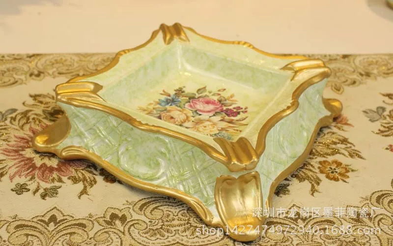

European retro ceramic ashtray KTV high-grade large living room decorated ceramic ashtray Decoration