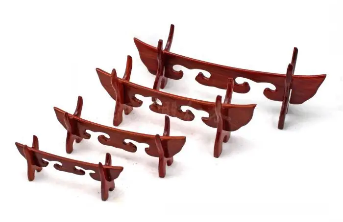 

Wholesale red wood crafts ornaments bracket horns sword rack knife red sandalwood wishful ivory frame
