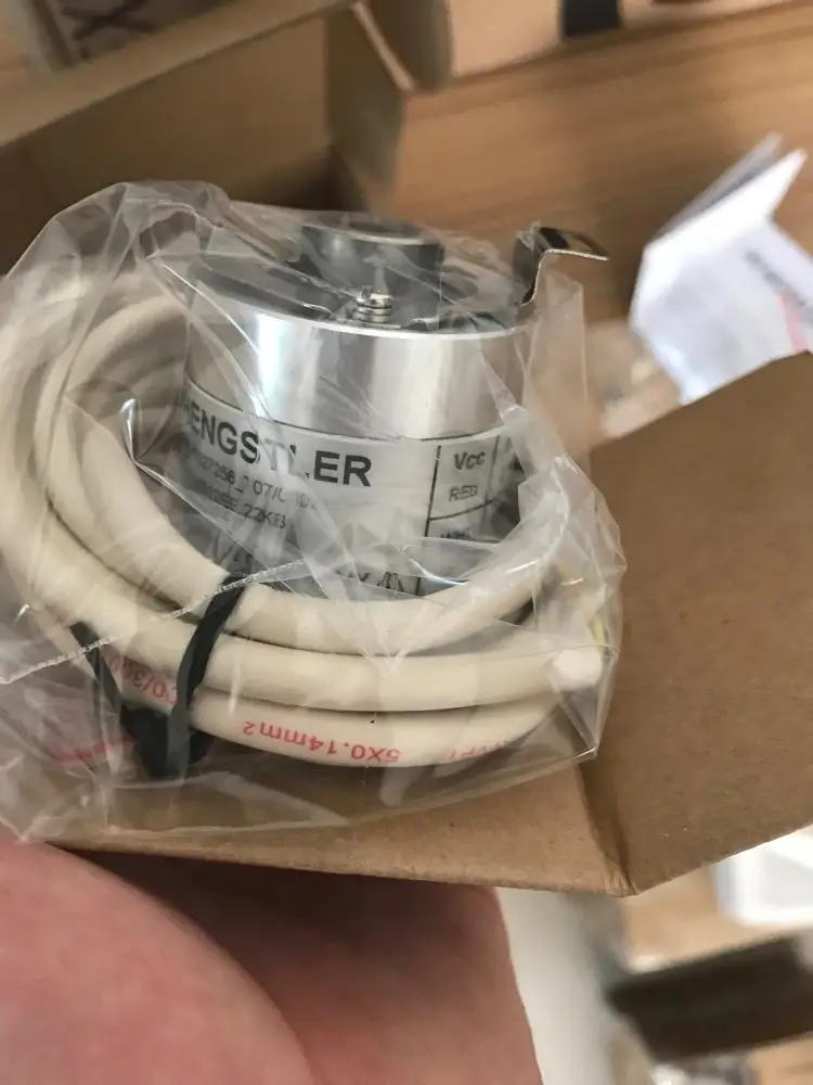 

Совершенно новый оригинальный роторный энкодер RI41-H/512EE.22KB, 512 импульсов.