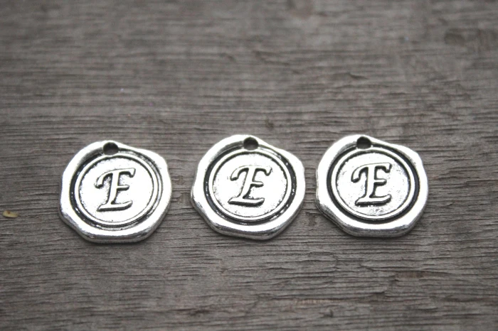 15pcs-Letter E Alphabet Charms, Antique Tibetan Silver Tone Alphabet Letter E Charm Pendant 18x18mm