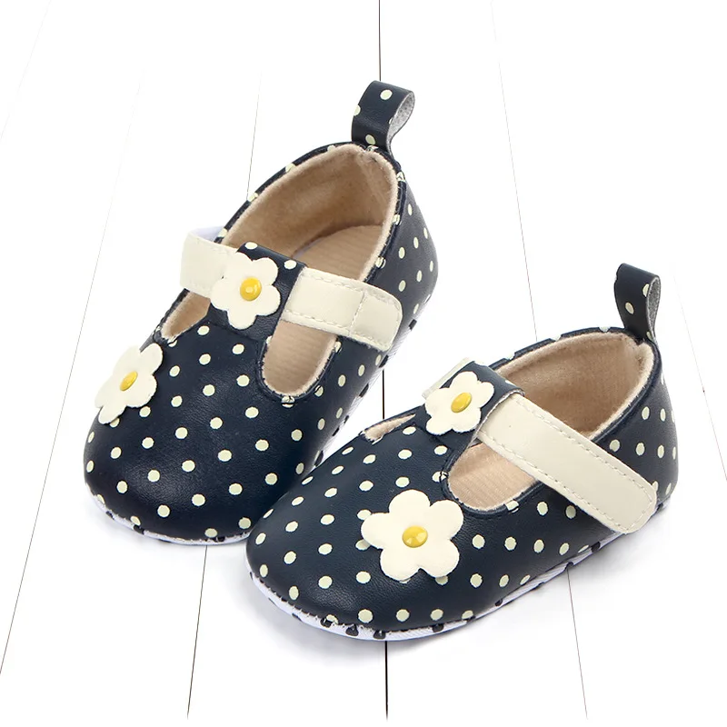 Chaussures pour bébés de 0 à 18 mois, mocassins de printemps/automne à fleurs, chaussons pour filles, 3 couleurs disponibles