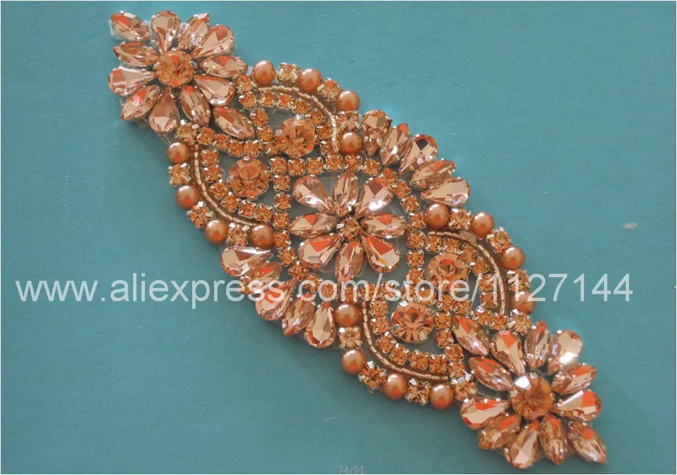 (30 pieces)Wholesale silver hand beaded sewing peach champagne crystal rhinestone applique patch iron on for dress WDD0274