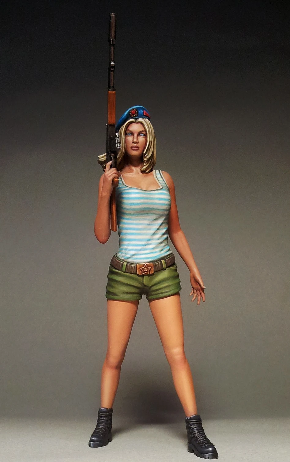 1:35 Resin kit  modern Soviet women drop