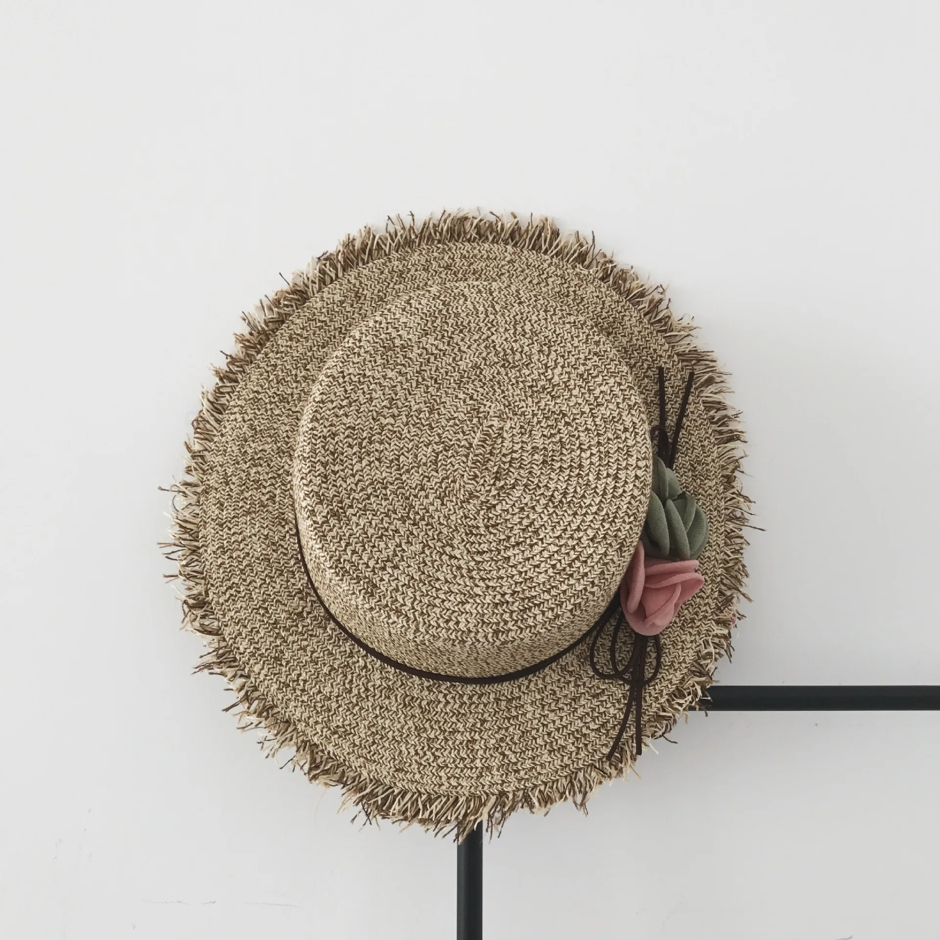 

New Summer Women Hat Flat Eaves Burrs Sun Shade Fashion Basin Cap Fisherman's Elegant Flowers Lady Beach Holiday Straw Hats H133