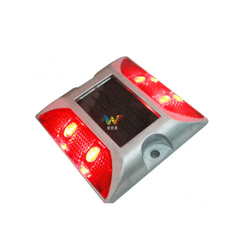 Marcadores de entrada de aluminio de modo estable de doble lado, ojos de gato, LED rojo, reflector solar de 3M, Perno de carretera con cable