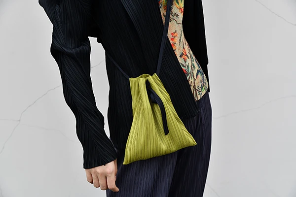 IN STOCK Miyake High-end pleated solid twilight Shoulder Bags HOT SELLING