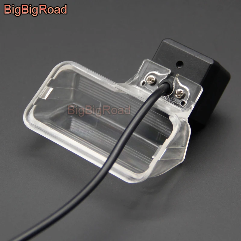 BigBigRoad Car Rear View Camera For Peugeot 206 207 307 307SM 407 Sedan 2001 -2014 Berlingo Grand Raid Ranch Partner M49 M59 MK2