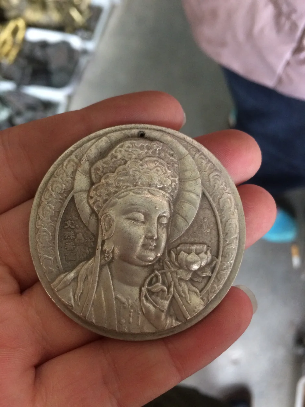 China Handwork miao silver carving Guanyin bodhisattva Kwan-yin Buddha pendant necklace metal handicraft