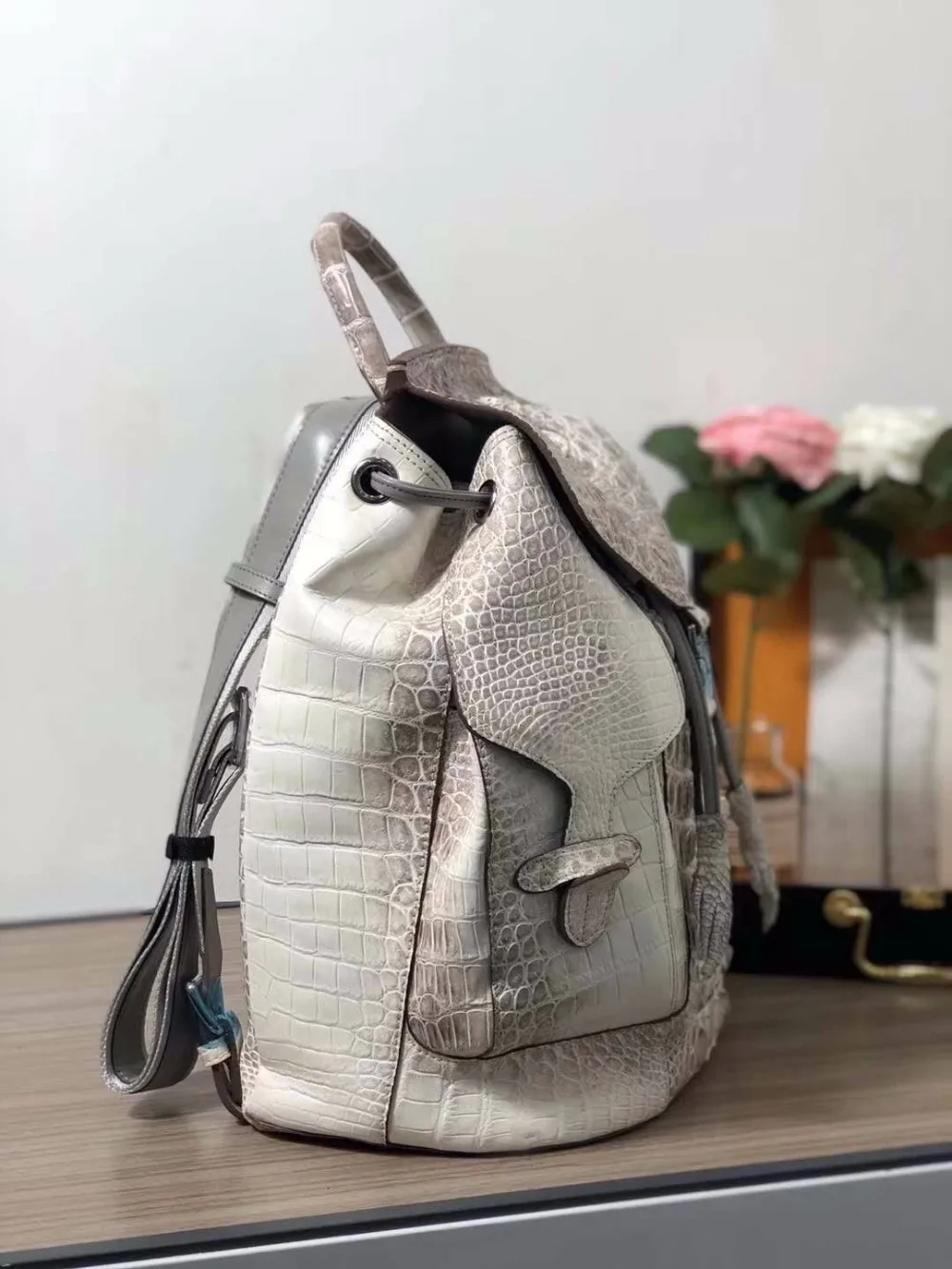 2018 new 100% luxury solid genuine real crocodile leather head skin Himalaya white color backpack daily bag for men and women