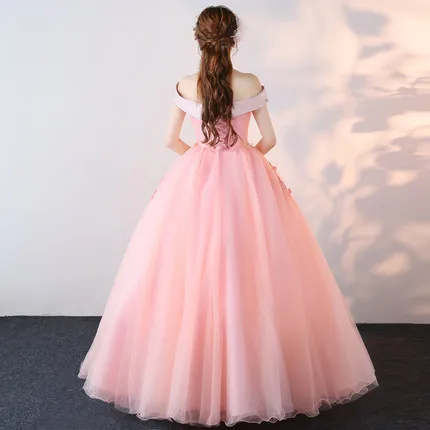 Màu hồng slash cổ áo cổ tích bướm thêu cosplay bóng gown Thời Trung Cổ Renaissance Gown cosplay Victoria ăn mặc Marie Belle