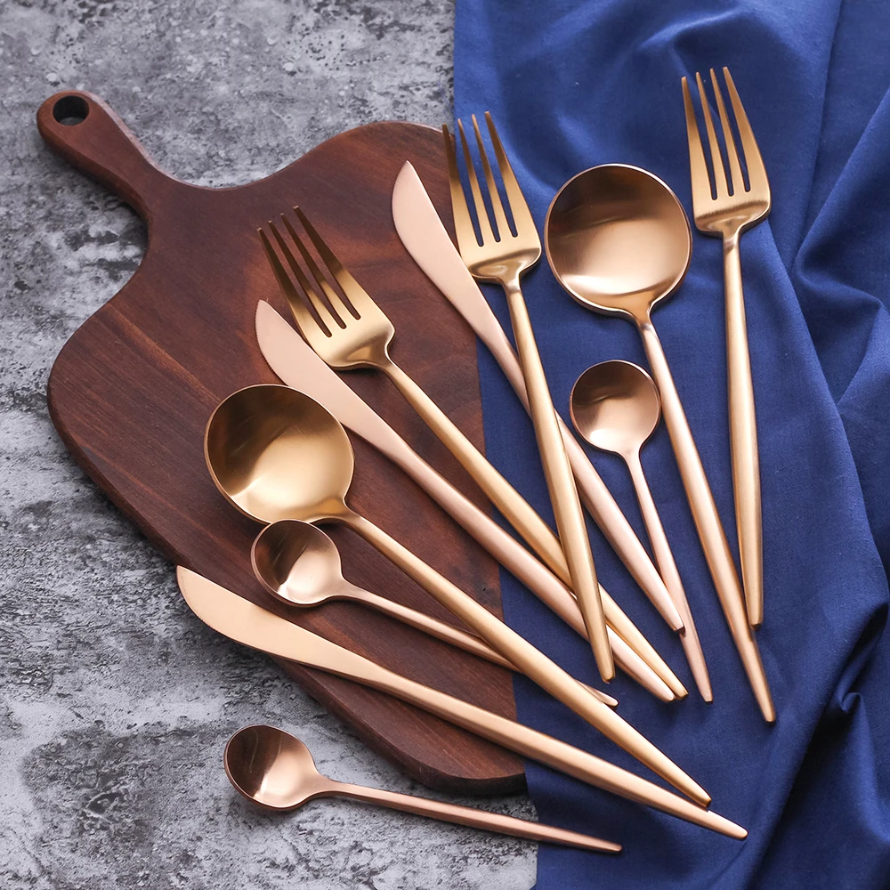 24Pcs Rose Gold Cutlery Set Wedding Dessert Dinnerware Set Home Forks Knives Scoops Set 18/10 Stainless Steel Silverware Set