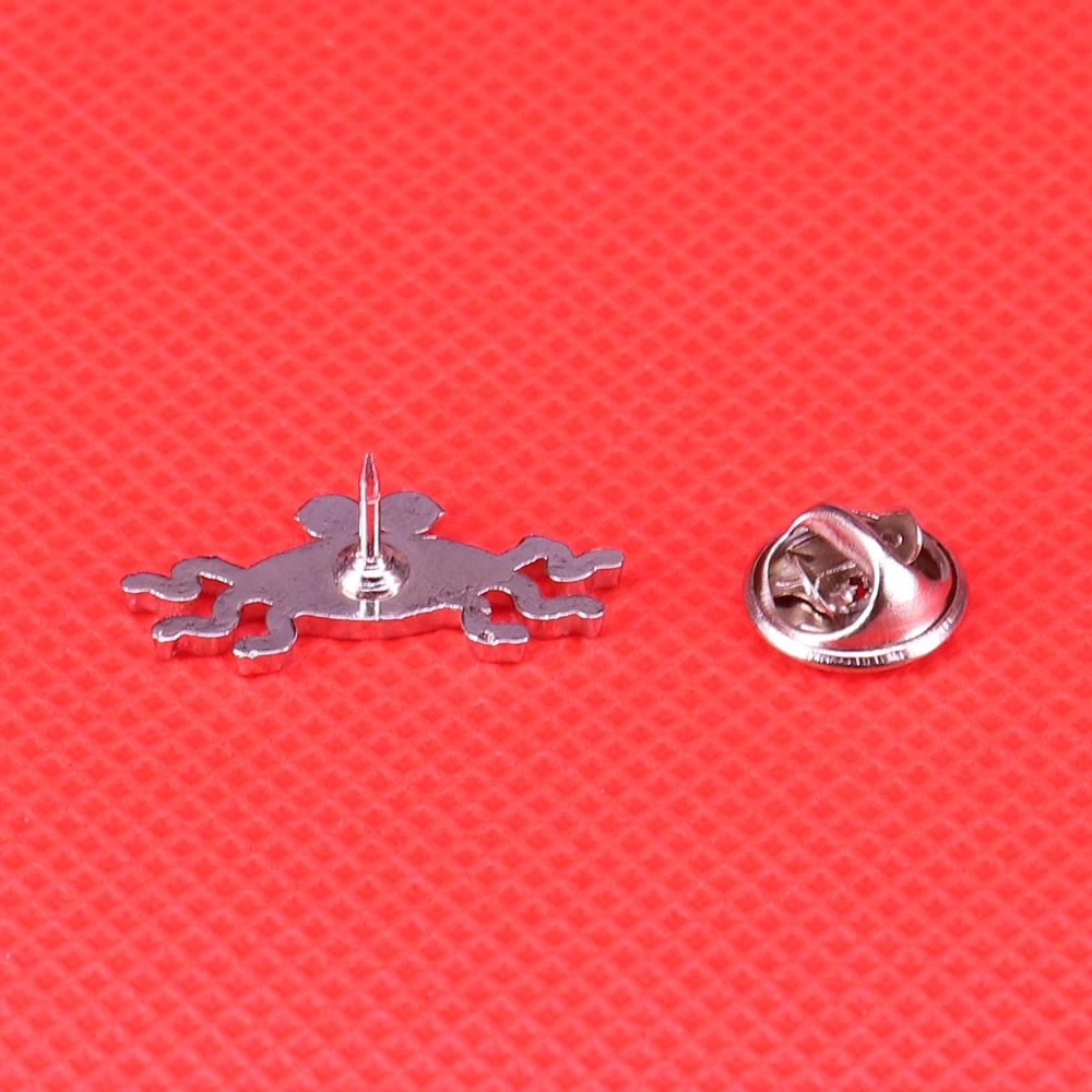 Spilla smaltata per Spaghetti  - Embroidery Icon recensione e prezzo