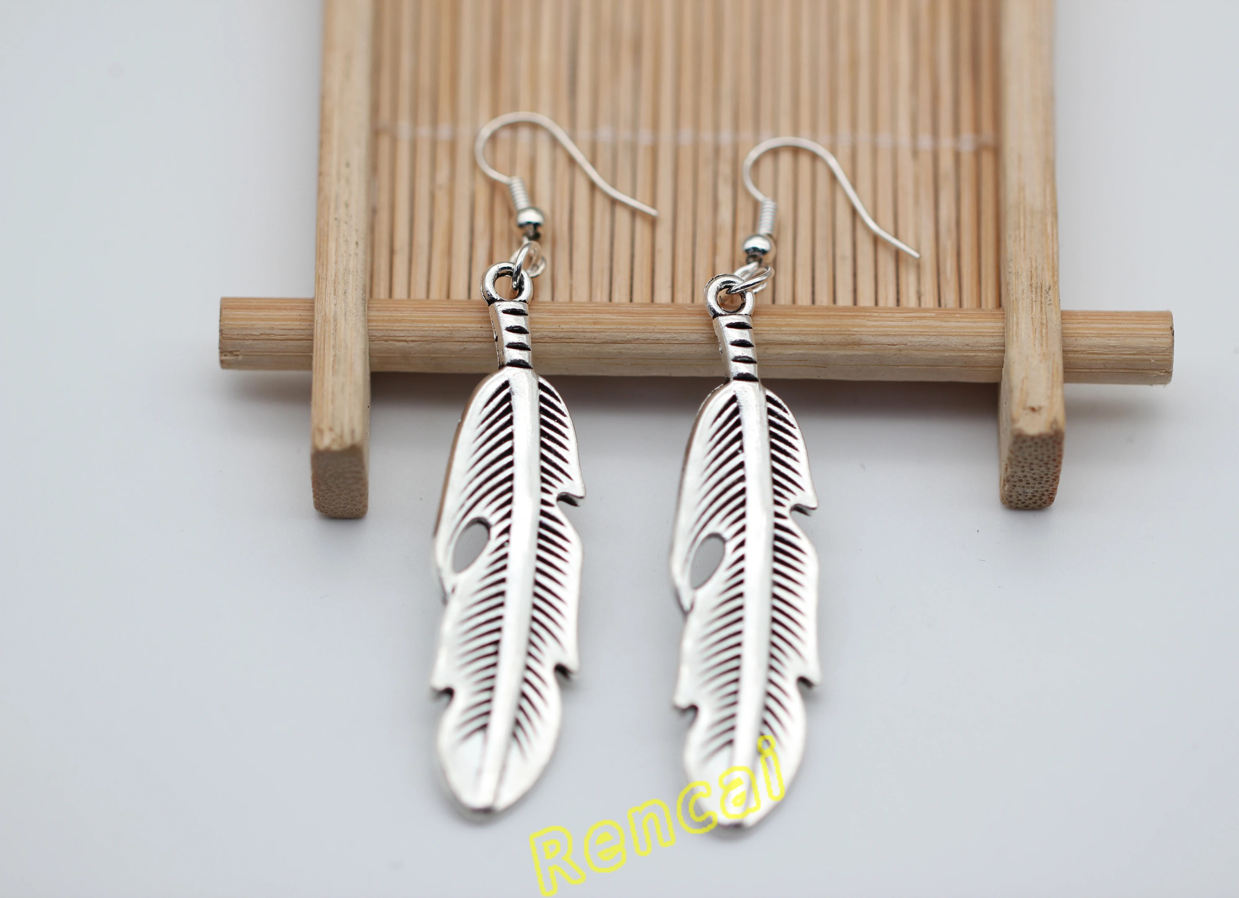 

20pcs Trendy Feather Earring Finding Earring Dangle Antique Silver For Women Party Jewelry Accessories Decoration