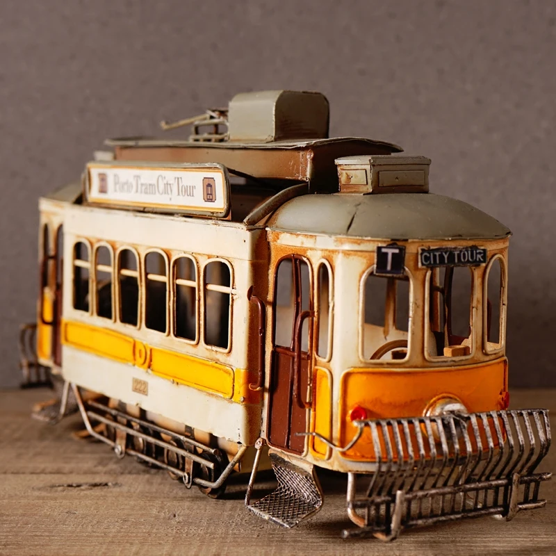 Vintage Tram Retro Tramcar Figurine Diecast Bus Model Streetcar Statue Home Decor Ornament Gift Collection Hobby