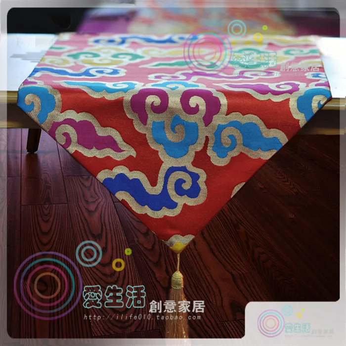 Freeshipping Table Runner Handmade Auspicious Cloud Glitter Fashion Wedding Traditional Embroidery Hotel Villa Decoration Cloth