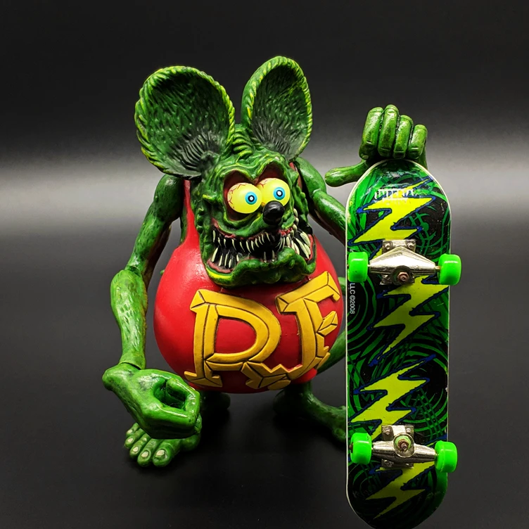 New Arrvial Tales of the Rat Fink Mouse PVC Action Figure Collectible Model Toy 10cm